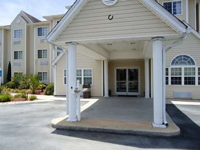 Affordable nightly, weekly and monthly hotel rates are available. . Pet friendly hotels near brunswick ga